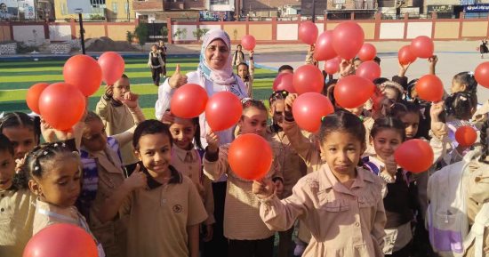 انطلاق الدراسة جزئيًا بمدارس أسوان.. انتظام العملية التعليمية في دراو.. صور