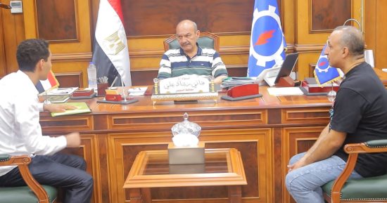 محافظ السويس يتدخل لبحث مشكلة طبية تواجه نجل أحد المواطنين.. التفاصيل