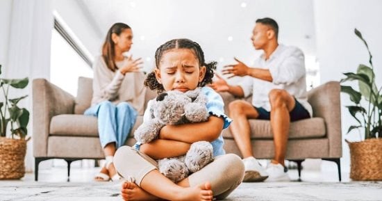 خلافاتك مع زوجك بتأثر على أولادك؟.. دراسة تكشف طريقة تقلل تأثيرها عليهم