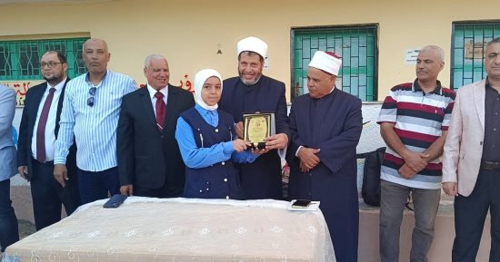 رئيس منطقة جنوب سيناء الأزهرية يكرّم الطلاب والمعلمين المتميزين.. صور