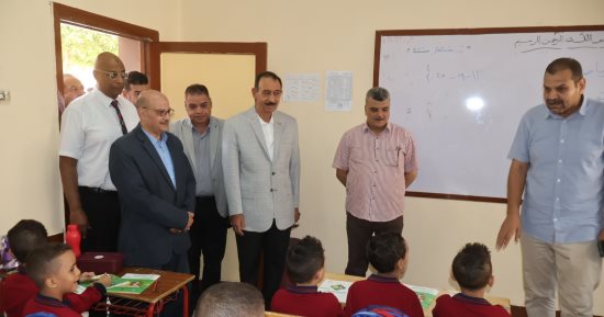 محافظ سوهاج يتفقد عددًا من المدارس مع بداية العام الدراسي الجديد