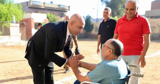 وزير التعليم يدعم معلم من ذوى الهمم بكفر الشيخ: "أنت بطل وتستحق كل تقدير"