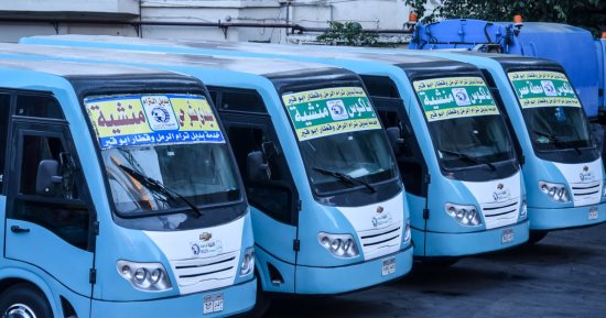 محافظ الإسكندرية: متابعة انتظام مركبات النقل البديلة للترام المخصصة لنقل الطلاب والمواطنين