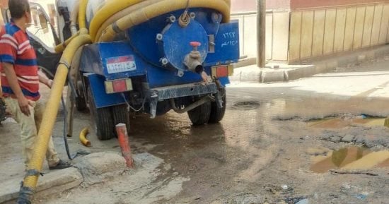 محافظ سوهاج يوجه بحل مشكلة طفح الصرف الصحي بحي غرب استجابة للمواطنين