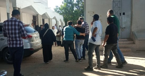 تشييع جثمان طفل بالمرحلة الابتدائية توفى داخل المدرسة ودفنه بجوار شقيقه بالدقهلية