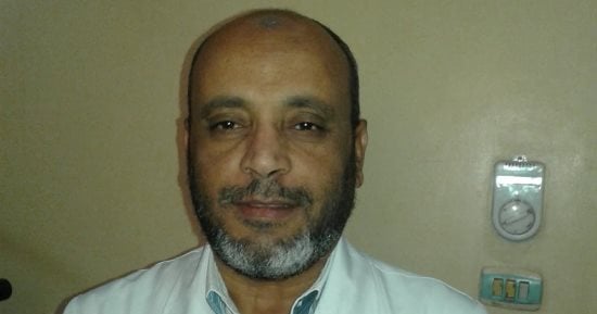 مصرع طبيب في حادث انقلاب سيارة على الطريق الصحراوي بمحافظة قنا