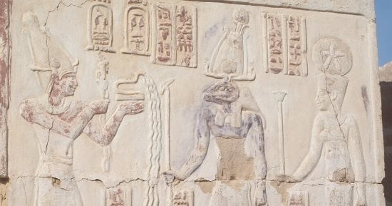 تم تشييدها فى العصر الرومانى.. دير الحجر  ودوش باريس الذهبي معبد قديمة بالوادي الجديد