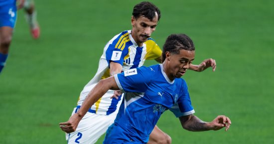هدف وطردان في الشوط الأول من مباراة الهلال ضد الغرافة