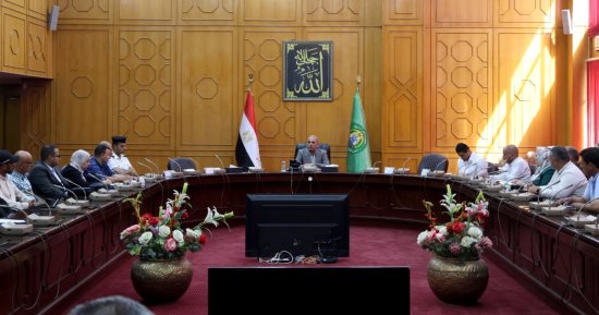 محافظ الإسماعيلية يحسم ملف نقل العمالة.. قرارات صارمة لمنع تكرار الحوادث