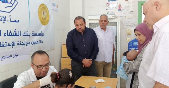 1007 حالات خضعت للكشف الطبي بقافلة مجانية في البداري