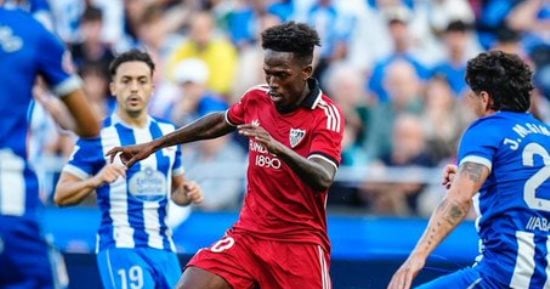 ‏إشبيلية يخطف فوزًا صعبًا من ديبورتيفو لاكورونيا في الدوري الإسباني