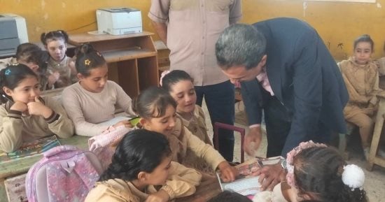 وكيل تعليم كفر الشيخ يجرى حوارات مع الطلاب ويوجه بممارسة الأنشطة - اليوم السابع