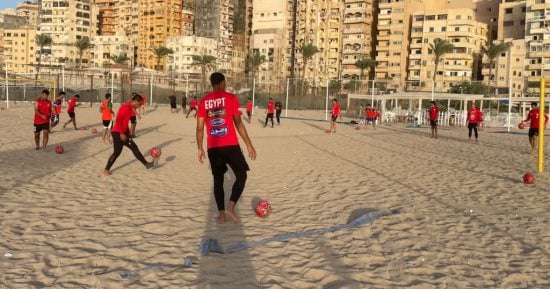 تدريبات منتخب كرة القدم الشاطئية بالإسكندرية استعدادًا لكأس الأمم الأفريقية