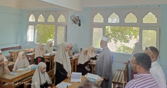 رئيس منطقة سوهاج الأزهرية يتفقد معاهد جهينة لمتابعة سير العملية التعليمية