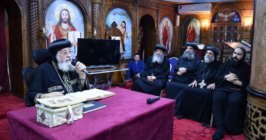 البساطة سر حياة الراهب.. البابا تواضروس الثانى يلتقى مجمع رهبان دير آڤا ڤينى بملوى