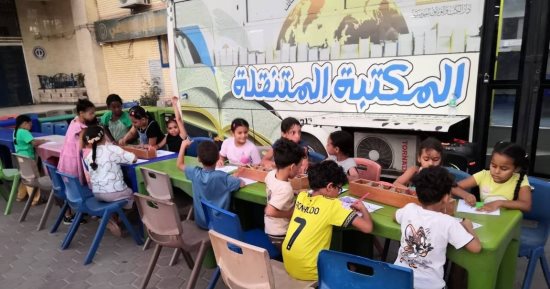 المكتبة المتنقلة لدار الكتب تطلق أولى فعالياتها الثقافية بنادى الترسانة