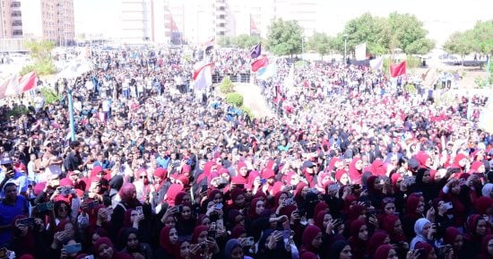 بمشاركة حاشدة من الطلاب.. تحية العلم تتصدر احتفالات العام الدراسي الجديد بجامعة سوهاج