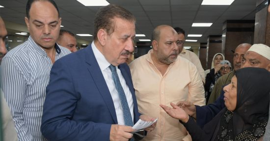 محافظ بورسعيد يحيل عاملين بمركز الضواحى والجنوب للخدمات التموينية للتحقيق