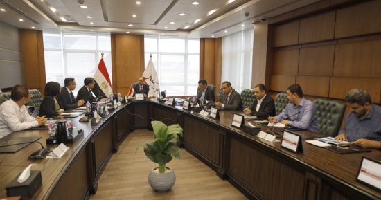 الرئيس التنفيذى لوكالة الفضاء المصرية يستقبل وفدًا من هيئة الأرصاد الجوية الصينية