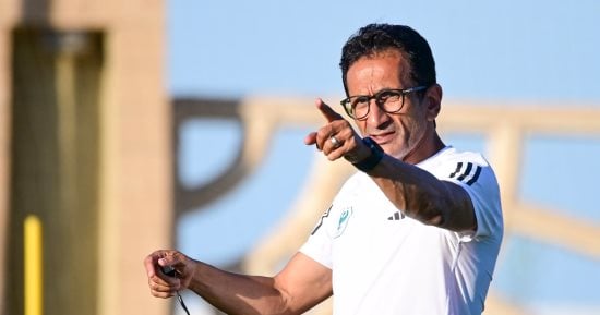 أحمد سامي يرفع الحمل البدني للاعبي المصري استعداداً لكأس عاصمة مصر