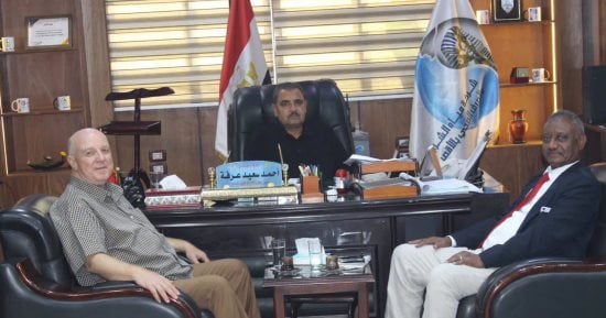 رئيس مياه الأقصر يناقش مشروع الصرف الصحى المتكامل مع وفد بنك التنمية الأفريقى