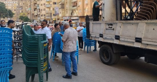 حملات مكبرة لرفع الإشغالات من شوارع بولاق الدكرور ومصادرة المخالفات.. صور