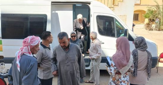فحص 1100 مواطن مجانا ضمن قوافل "حياة كريمة" الطبية بدمياط