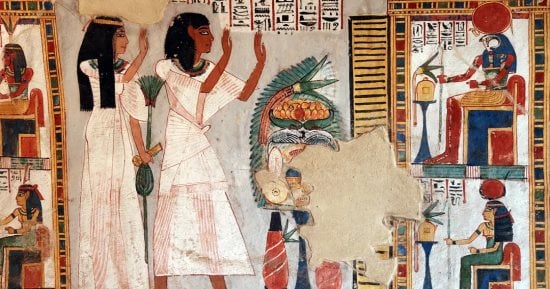 من الطب إلى الكهنوت.. 7 مهن عملت بها النساء فى مصر القديمة