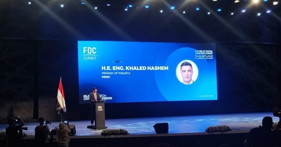 وزير الصناعة: ننتقل من استخدام التكنولوجيا إلى تطويرها وتصنيعها