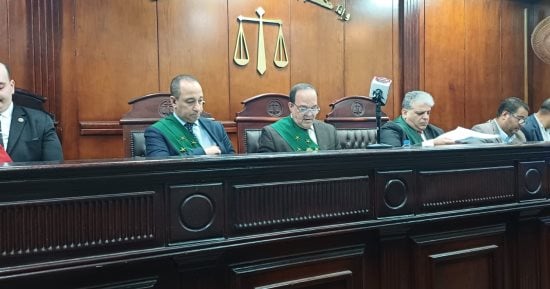السجن المؤبد للمتهم بإجبار شاب على ارتداء ملابس نسائية وتصويره بالطالبية 