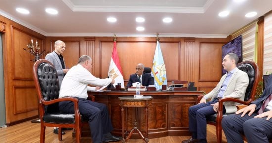 محافظ كفر الشيخ يبحث مع أعضاء مجلسى النواب والشيوخ خريطة العمل الخدمى