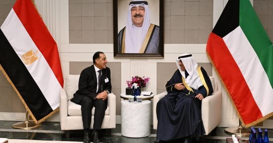رئيس الوزراء يبحث مع ولى عهد الكويت التعاون والتنسيق المشترك.. مدبولي: توجيهات دائمة من الرئيس السيسى بالعمل على دفع العلاقات بين البلدين الشقيقين.. والصباح يشيد بما حققته مصر من طفرة تنموية السنوات الأخيرة