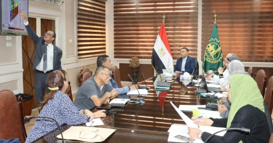 محافظ القليوبية يبحث استغلال 68 فدانا بالقلج لإقامة مشروعات سكنية وخدمية