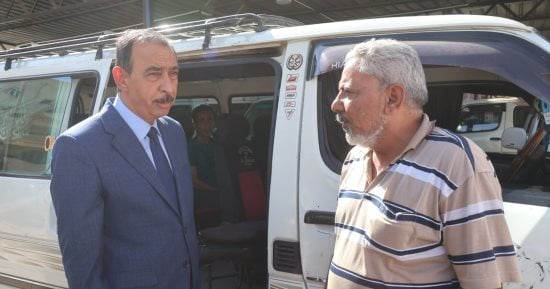 محافظ سوهاج يتفقد موقف طهطا ويوجه بتحقيق الانضباط داخل المواقف