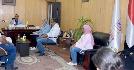 نائب محافظ الأقصر يعقد اجتماع لمتابعة مبادرة "مشروعك" بالمراكز والمدن