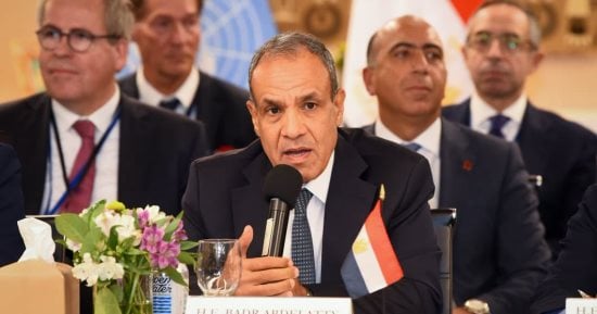 نشاط مكثف لوزير الخارجية فى نيويورك.. بدر عبد العاطى يضع غزة والتهدئة والإعمار على رأس الأولويات.. ويؤكد: قمة شرم الشيخ للسلام محطة مهمة لإنهاء الحرب على القطاع.. وإدانة مصرية لأية اعتداءات على الدول الخليجية