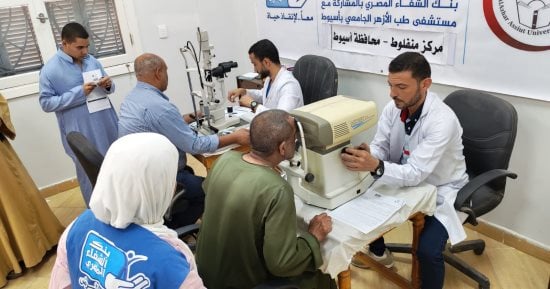 قافلة طبية مجانية بقرية جحدم فى منفلوط بأسيوط لتقديم الرعاية الصحية للأهالى