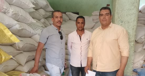 ضبط كمية من المواد الغذائية مجهولة المصدر بطما فى سوهاج