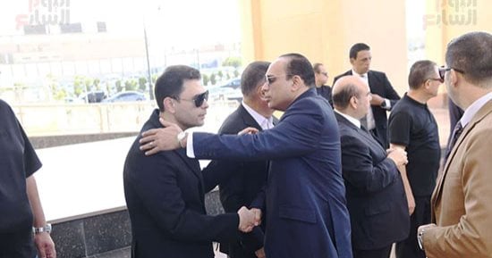 المستشار عبد المجيد محمود يشارك فى جنازة أحمد الزند 