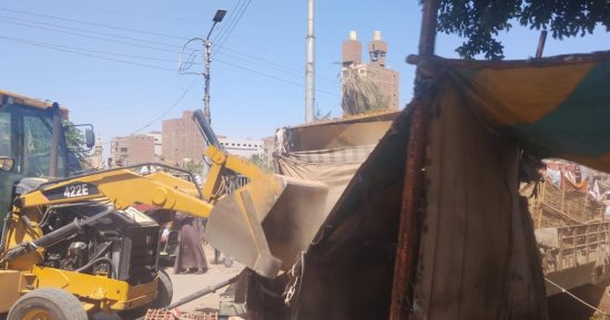 حملة مرافق مكبرة بالمراغة لرفع الإشغالات وتحقيق الانضباط بالشوارع.. صور