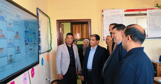 رئيس مياه المنوفية يتفقد المدرسة الثانوية الفنية ويكرّم الطلاب الأوائل