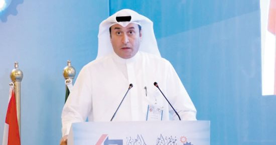 المستشار محمد عبدالله العرادة لـ«اليوم السابع»: سوق العمل العربى أمام تحديات غير مسبوقة.. عمال الخليج أثبتوا كفاءتهم.. الذكاء الاصطناعى يفرض مهنًا جديدة.. وإعادة النظر فى مخرجات التعليم ضرورة