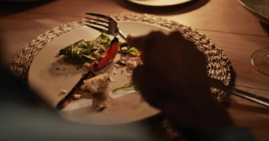 بتشوف أحلام غريبة؟.. 4 أكلات قبل النوم ممكن تكون السبب