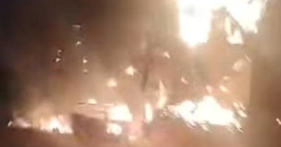 السيطرة على حريق مطعم مأكولات من طابقين فى الفيوم دون إصابات.. صور 