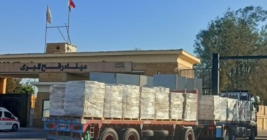 إطلاق قافلة زاد العزة إلى غزة الـ284 بمحمولة 2794 طنا من المساعدات الغذائية