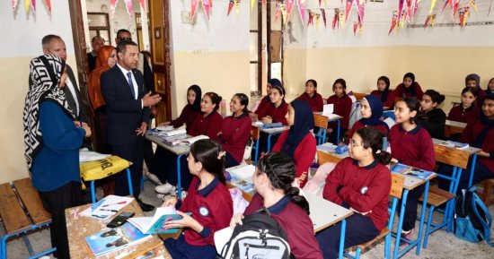 محافظ المنوفية يفاجئ مدرسة المساعي المشكورة الإعدادية لمتابعة انتظام العملية التعليمية