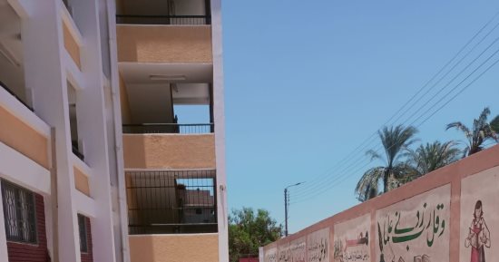 كنا فين وبقينا فين.. مدارس جديدة تفتح أبوابها أمام التلاميذ وتخفف الضغط بسوهاج