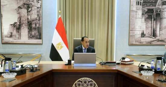 استعدادات الحكومة لتنظيم مؤتمر شهر أكتوبر بتكليف من الرئيس:  رئيس الوزراء يواصل اجتماعاته التحضيرية بلقاء وزيري الأوقاف والتعليم العالي القائم بأعمال وزير الثقافة.. مدبولي: محورا الثقافة والخطاب الديني ركيزتان