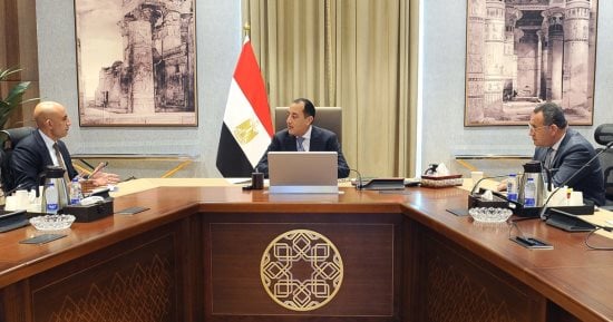 تنفيذا لتكليفات رئيس الجمهورية.. الحكومة تستعد لمؤتمرها فى أكتوبر.. اجتماعات مكثفة والتركيز على تساؤلات الرأى العام بصراحة ومكاشفة.. ورئيس الوزراء يوجه بالخروج بتوصيات واضحة وقرارات محددة وبرامج تنفيذية 