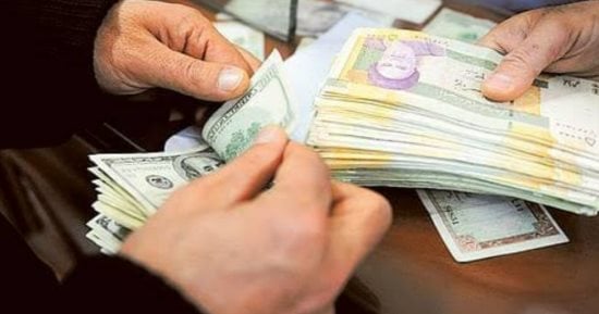 العملة الإيرانية تهوي إلى مستوى قياسي جديد مع تصاعد تداعيات الحرب على الاقتصاد